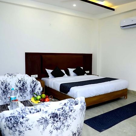 Lyf Corporate Suites - Noida Sector 19 Εξωτερικό φωτογραφία