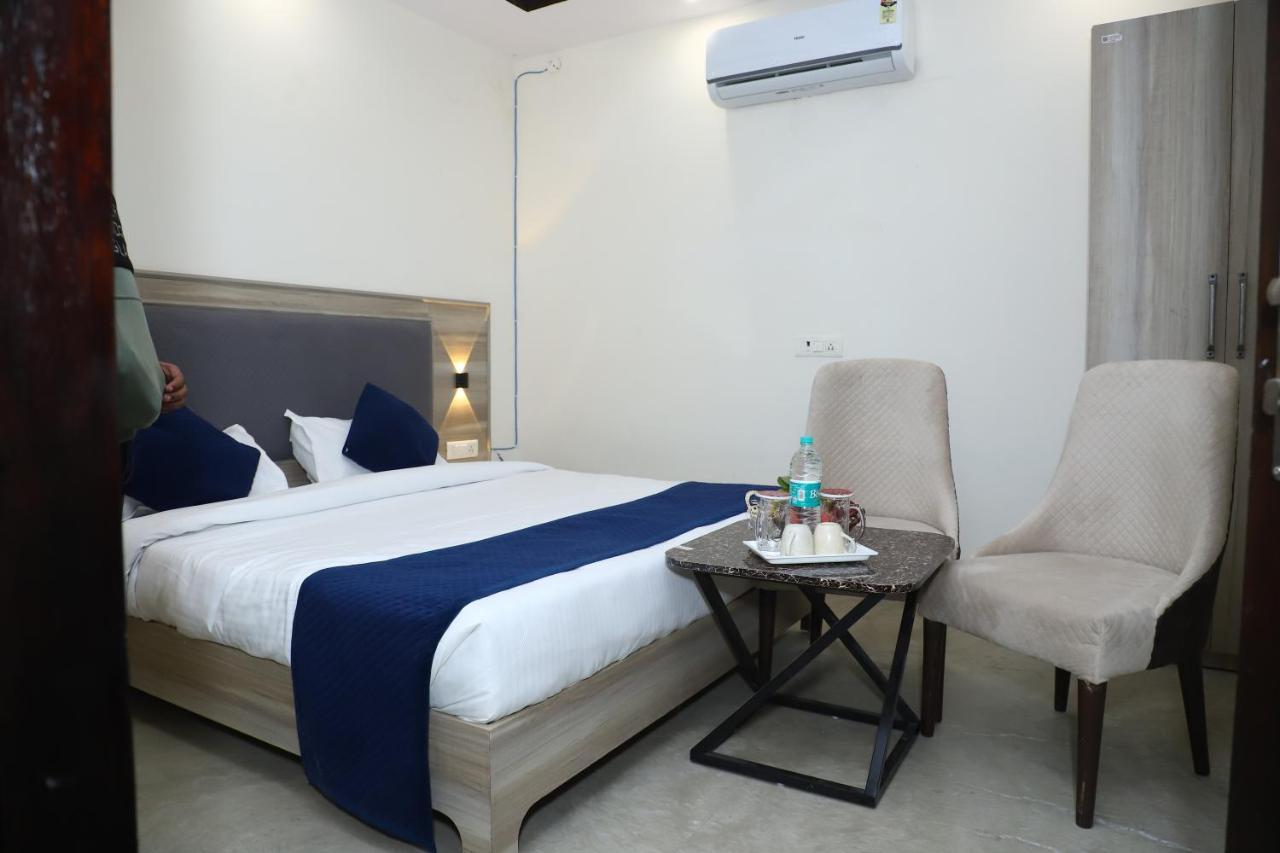 Lyf Corporate Suites - Noida Sector 19 Εξωτερικό φωτογραφία