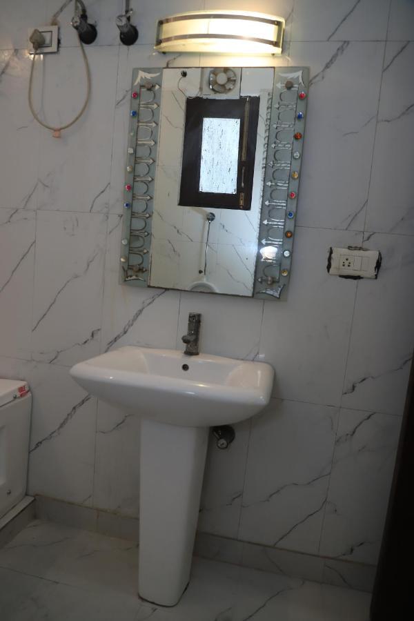 Lyf Corporate Suites - Noida Sector 19 Εξωτερικό φωτογραφία