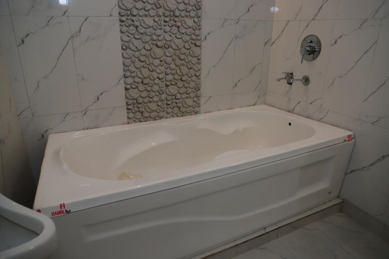 Lyf Corporate Suites - Noida Sector 19 Εξωτερικό φωτογραφία