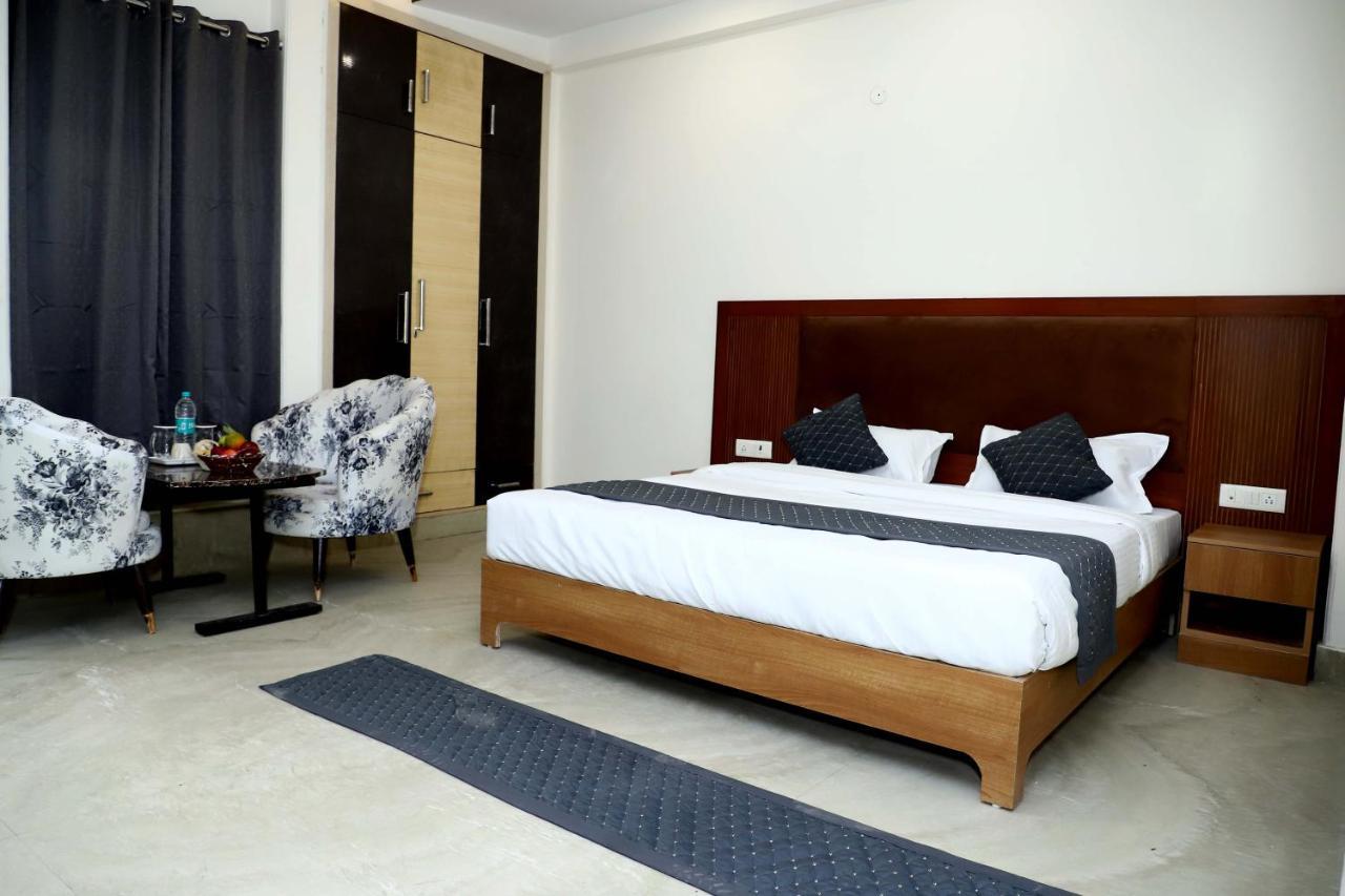 Lyf Corporate Suites - Noida Sector 19 Εξωτερικό φωτογραφία